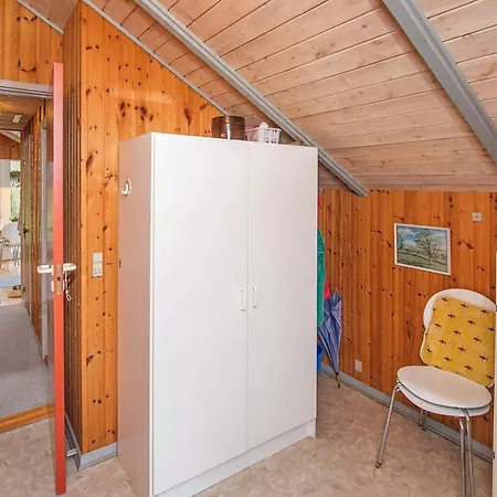 4 Person In Oksbol-by Traum *